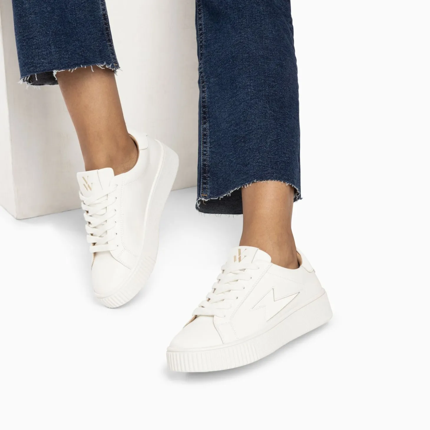 Baskets Eclair Angie Blanches Monochrome A Lacets