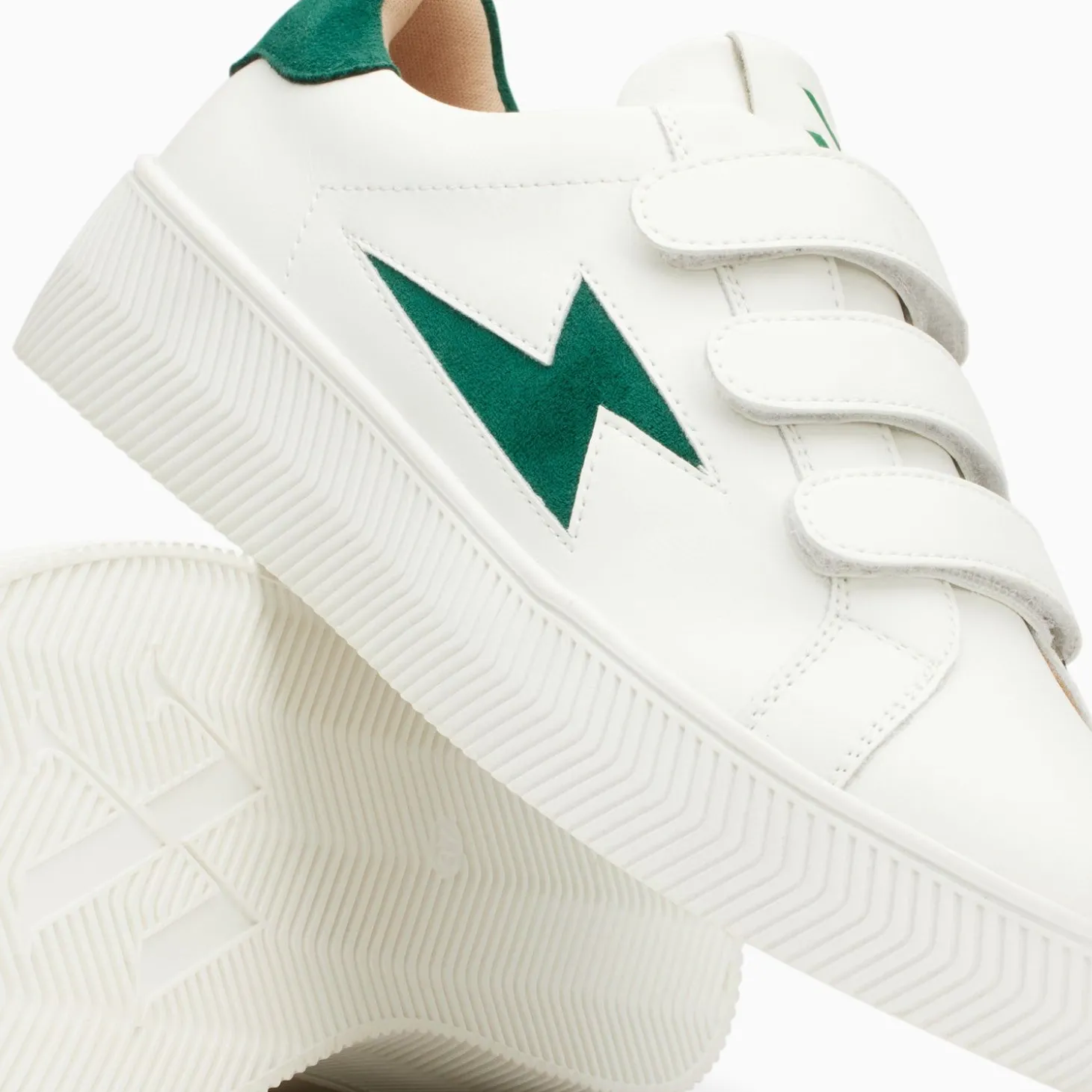 Baskets Eclair Camelia Blanc Et Vert Sapin A Scratchs