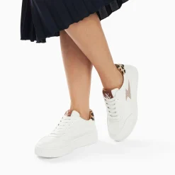 Baskets Eclair Carolane Blanc Et Leopard A Lacets