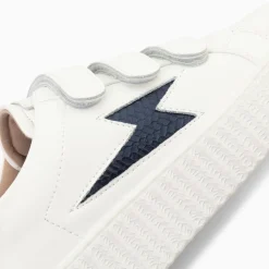Baskets Eclair Eva Blanc Et Bleu Marine Serpent A Scratchs