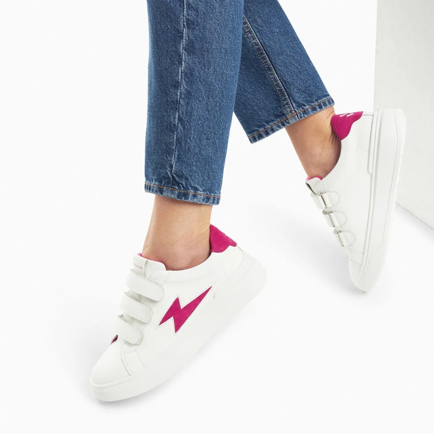 Baskets Eclair Fanny Blanc Et Fuchsia A Scratchs