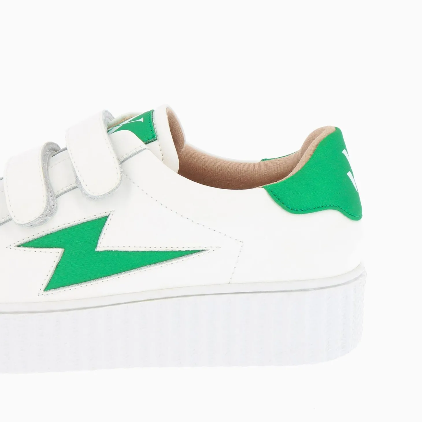 Baskets Eclair Larissa Blanches A Details En Satin Vert