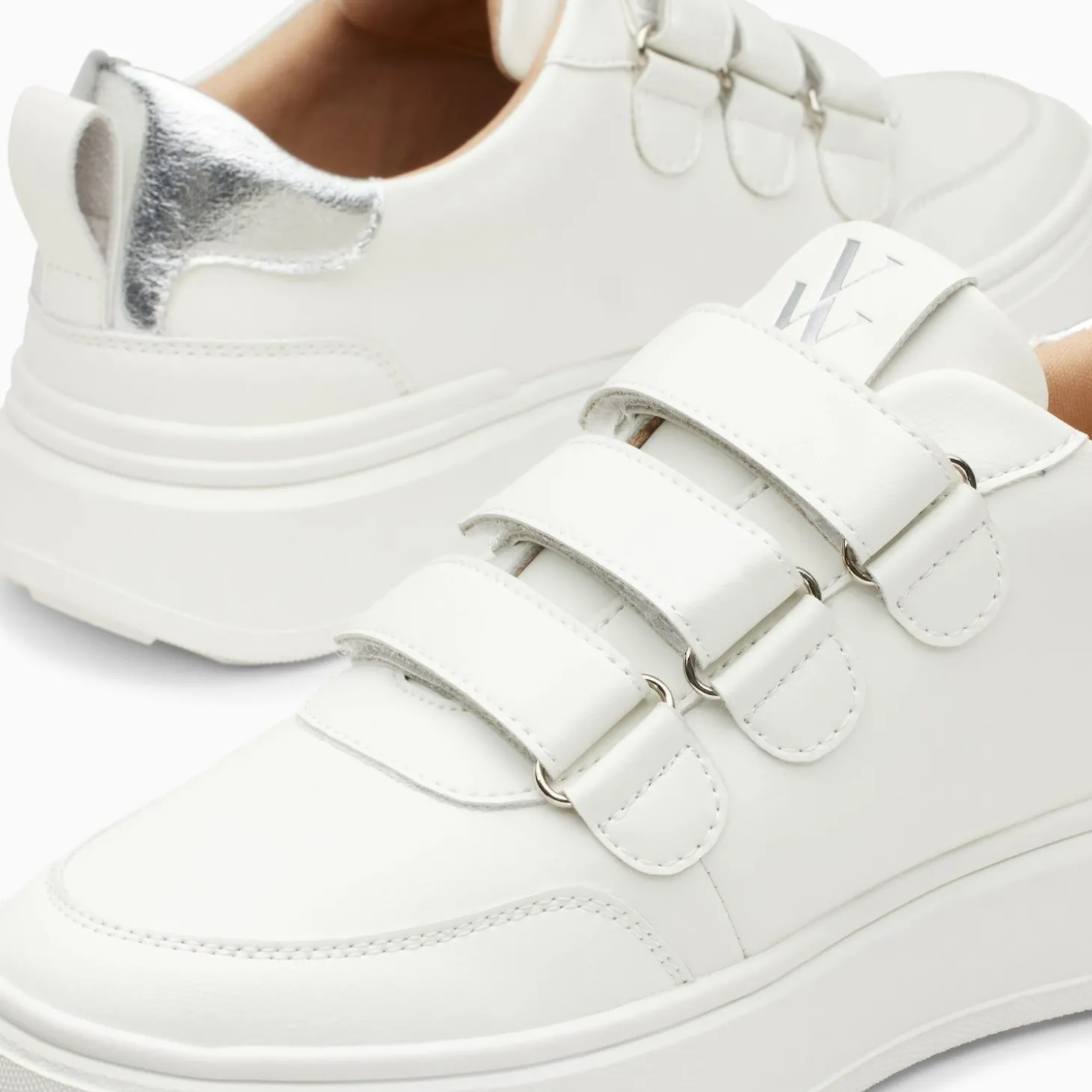 Baskets Eclair Lison Blanc Et Argent A Scratchs
