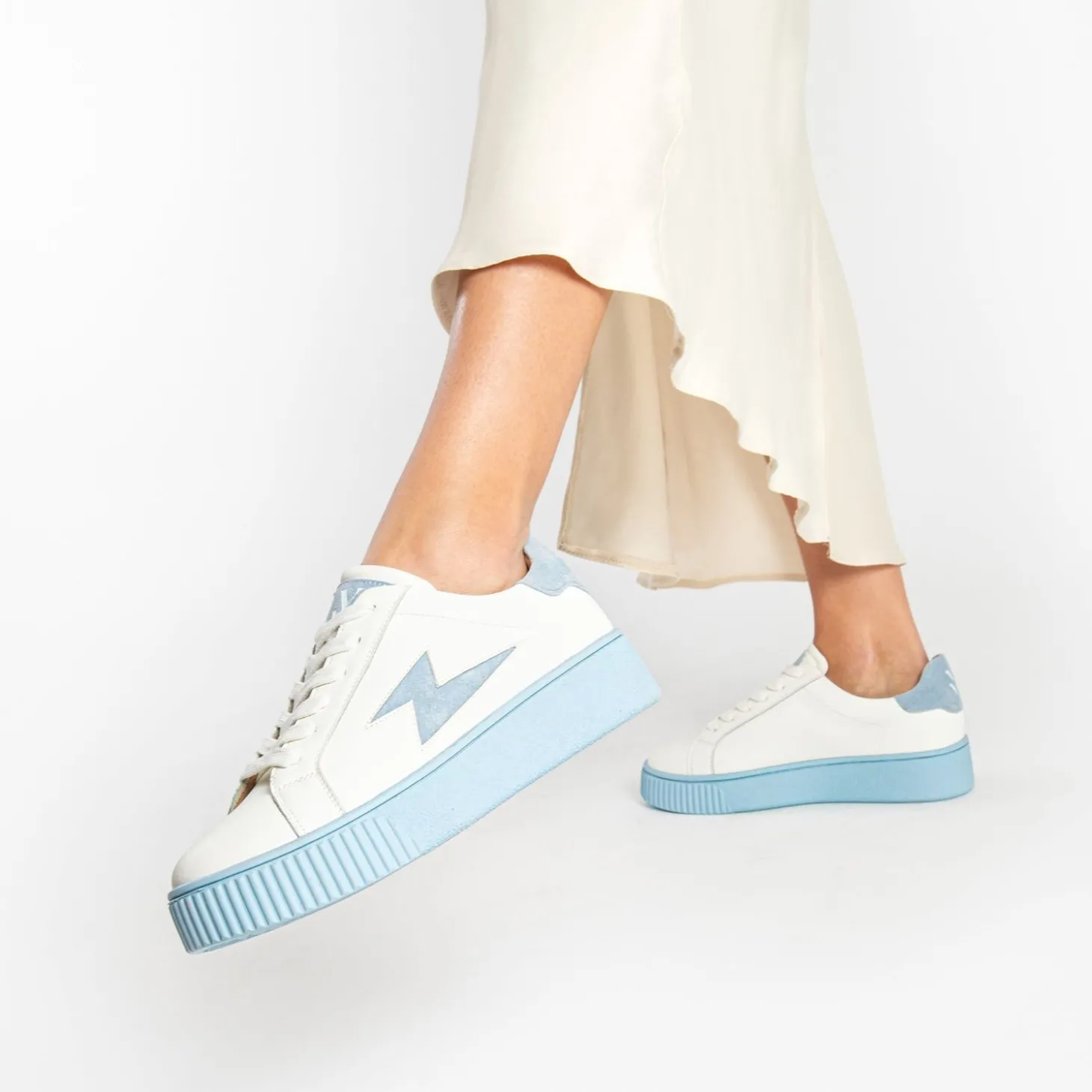 Baskets Eclair Melany Blanches A Semelle Bleue