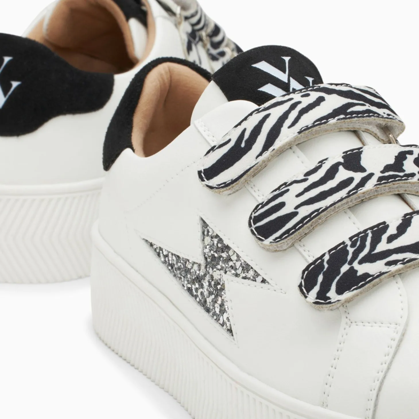 Baskets Eclair Noura Blanc Et Argent A Scratchs Zebre