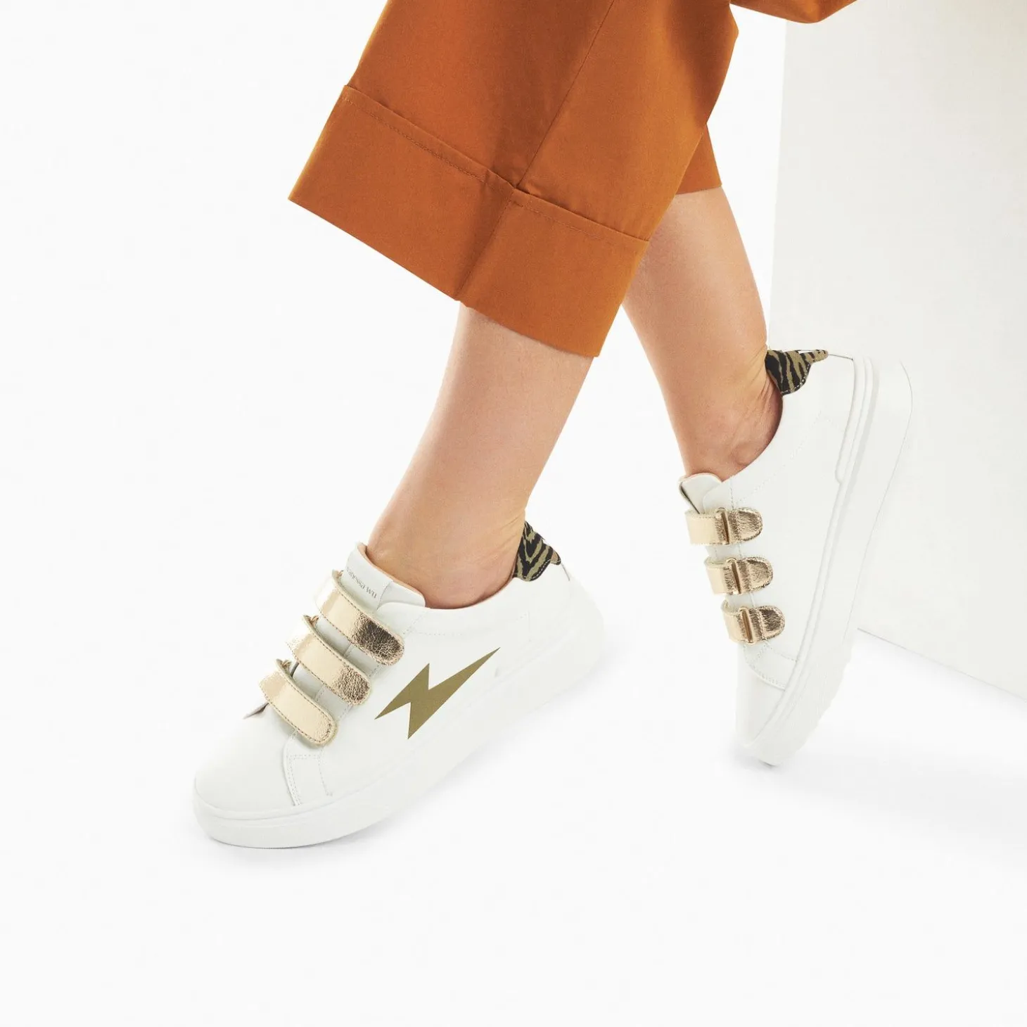 Baskets Eclair Salome Blanc Et Kaki A Scratchs Or