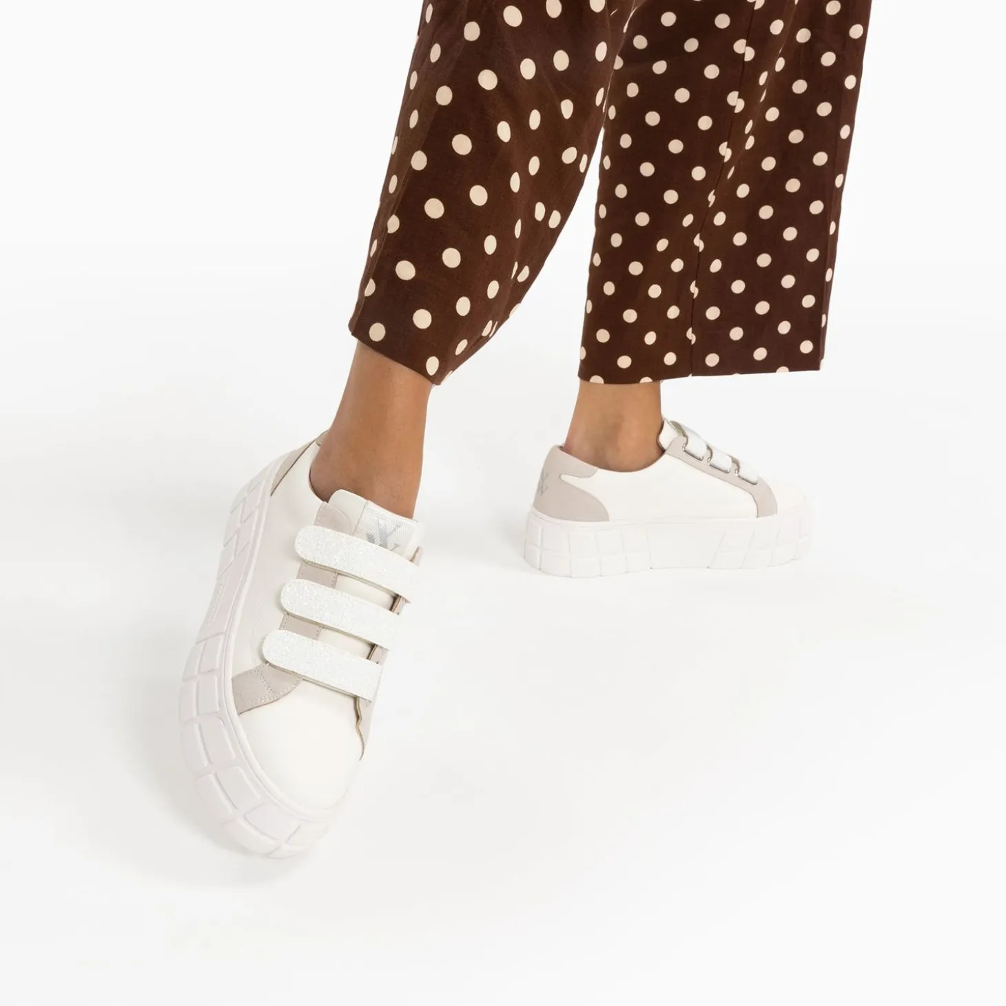 Baskets Monica Blanches A Scratchs Glitter Et Plateforme