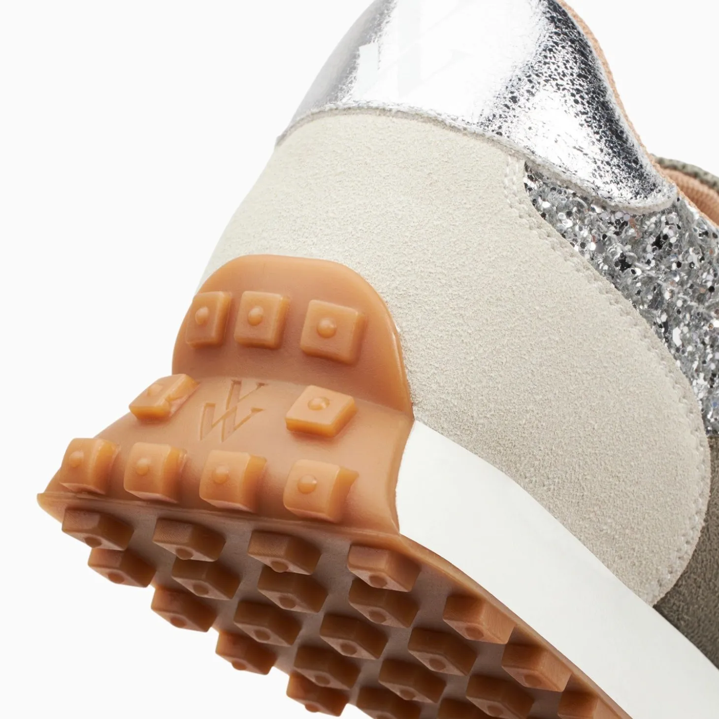 Baskets Monogramme Faustine Argent Et Gris A Semelle Running