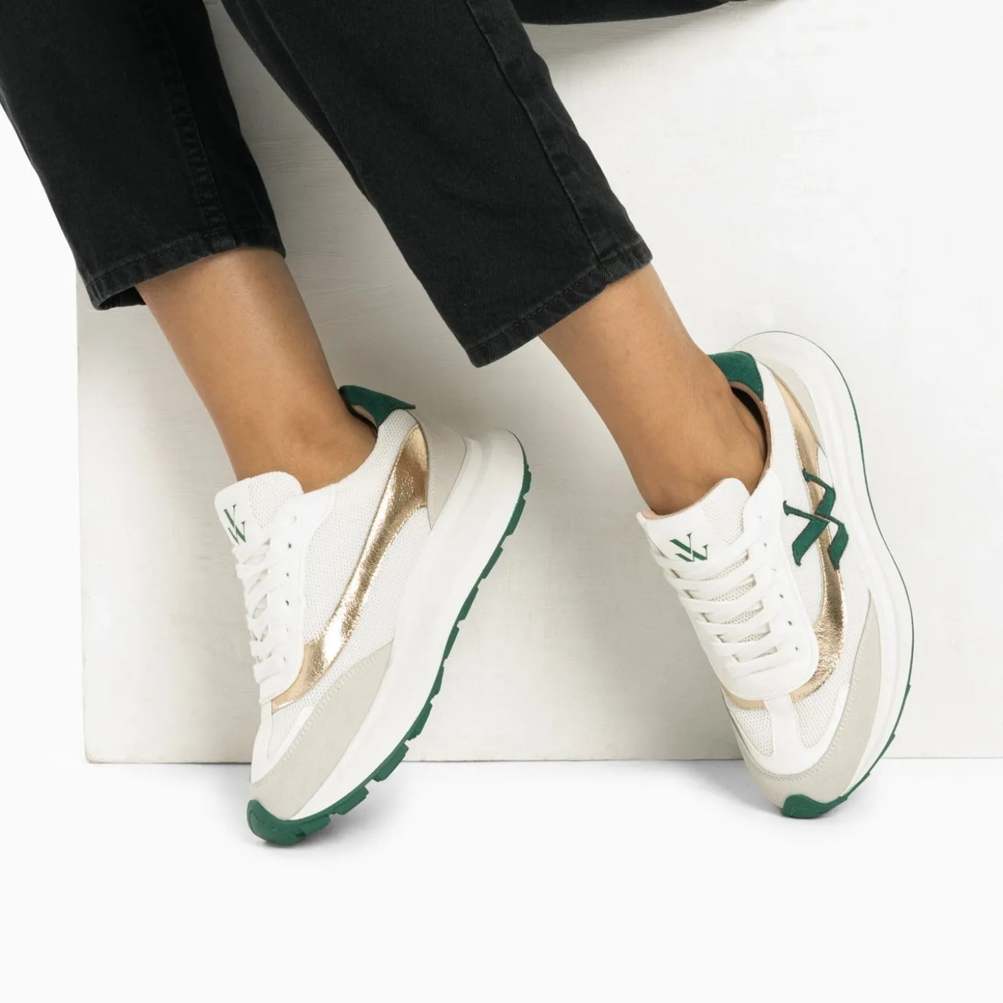 Baskets Monogramme Lana Vert Et Or A Semelle Oversize