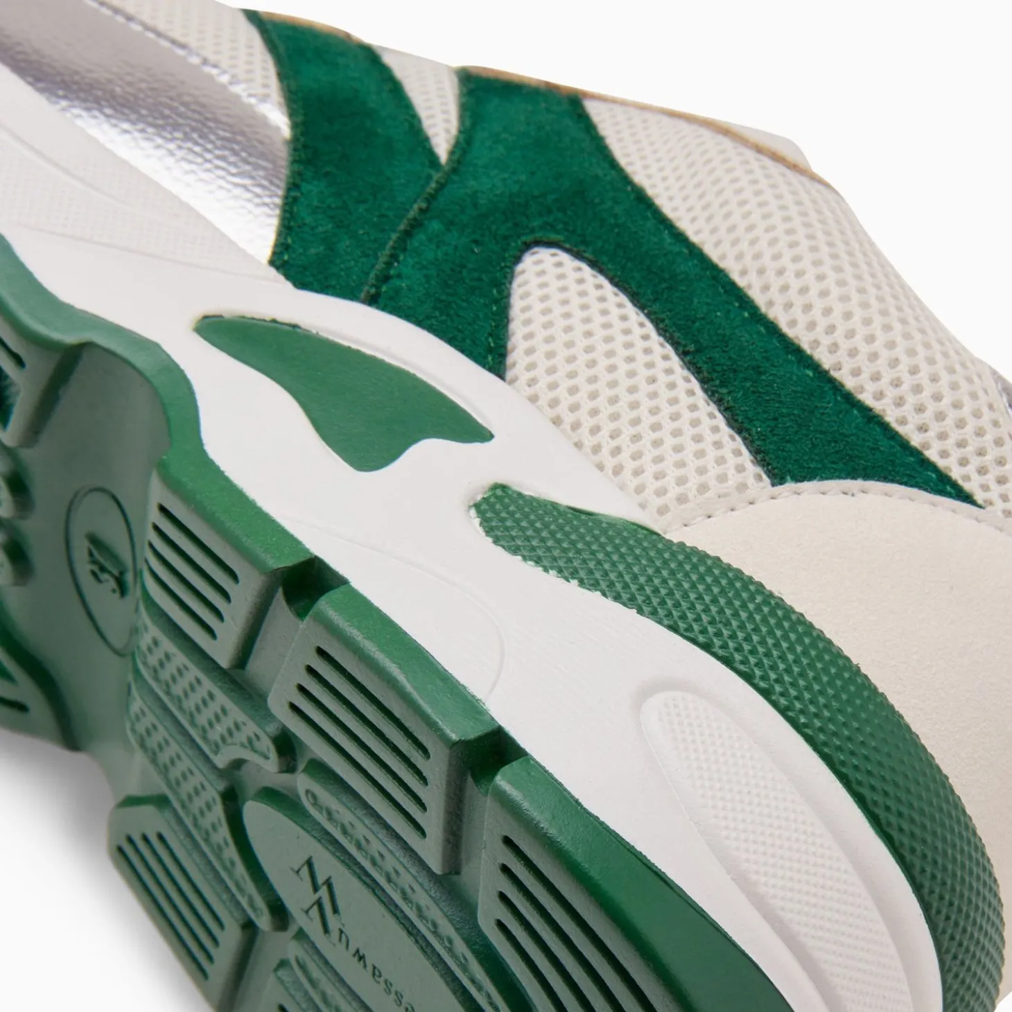 Baskets Montorgueil Blanc Casse Et Vert A Lacets