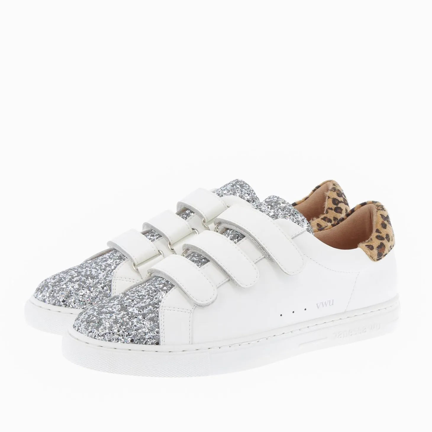 Baskets Nour Blanc Et Argent A Scratchs