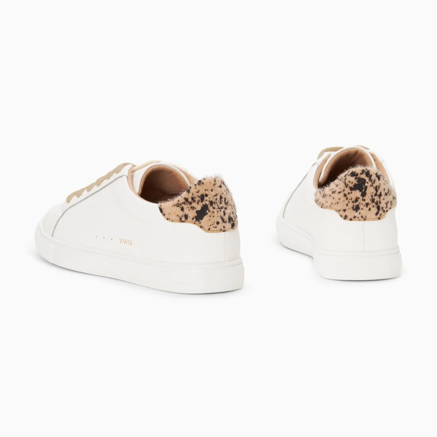 Baskets Steph Blanc Et Imprime Guepard A Lacets Beiges