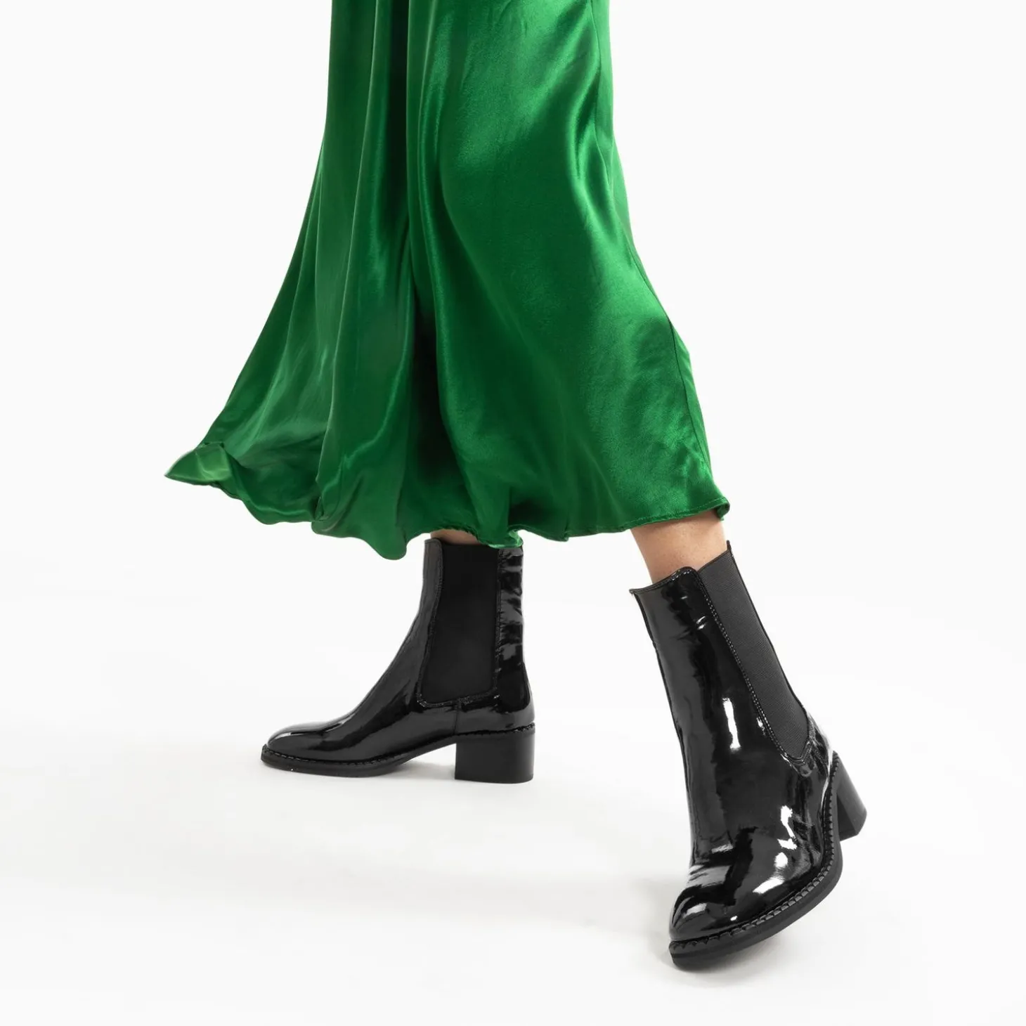 Bottines Chelsea Carole Montantes Noires Vernies