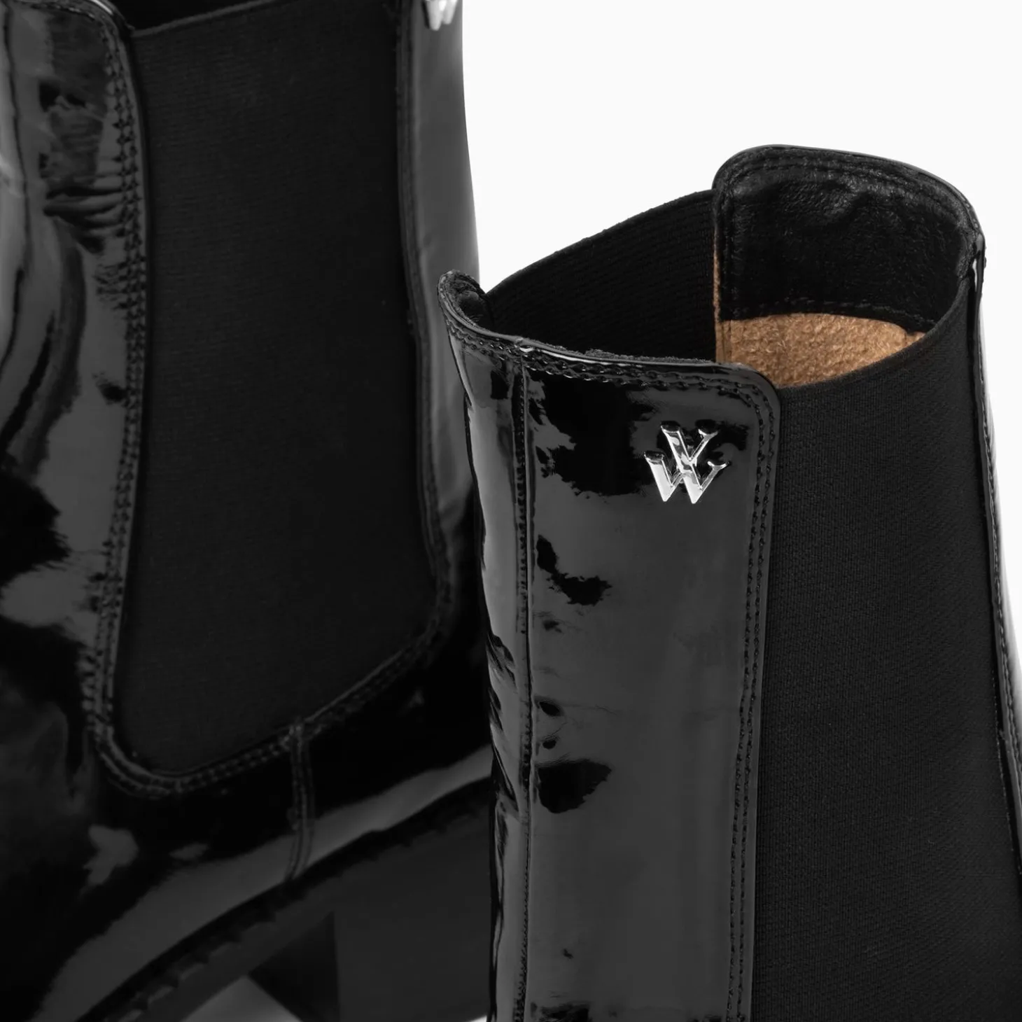 Bottines Chelsea Carole Montantes Noires Vernies