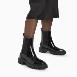 Bottines Chelsea Pamela Noires Vernies A Semelle Crantee
