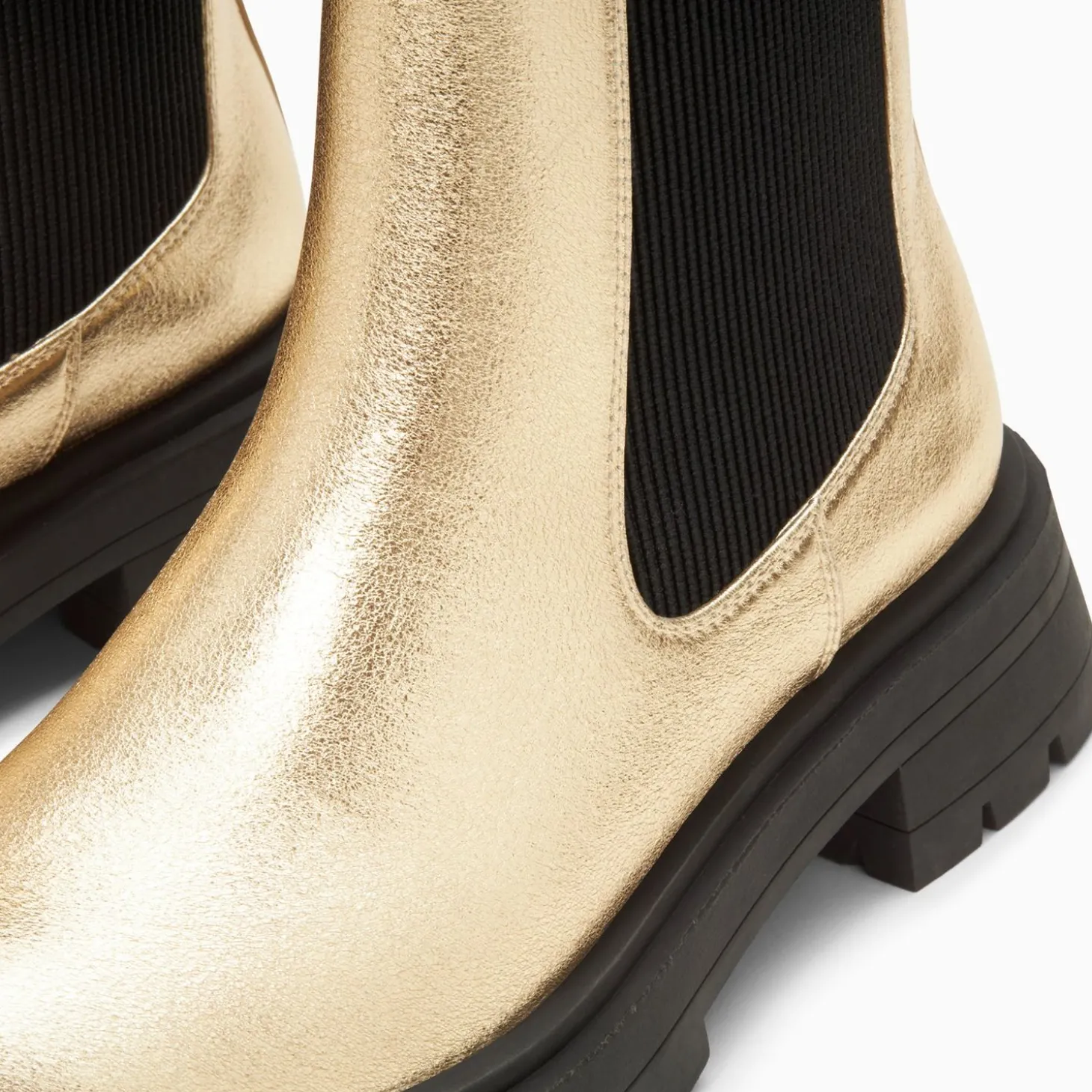 Bottines Chelsea Phoebe Or A Semelle Oversize