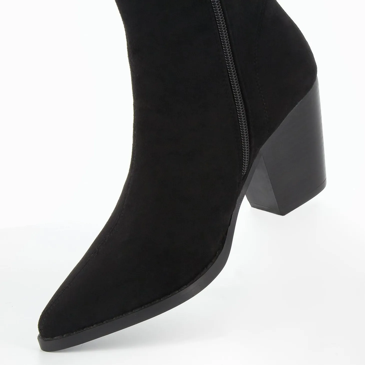 Bottines Constance A Talon En Suedine Noire