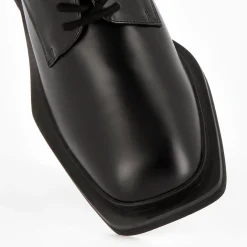 Derbies Leona Noires A Semelle Carree