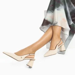 Escarpins Slingback Lara Beiges A Bout Pointu