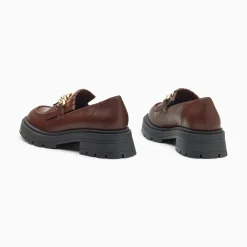 Mocassins Angele Marron A Chaine Or Et Semelle Crantee