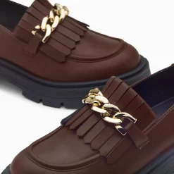 Mocassins Angele Marron A Chaine Or Et Semelle Crantee