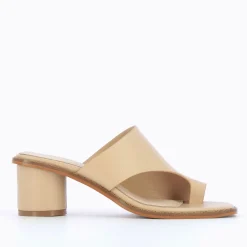 Mules Cyrielle Beiges Passe-Pouce A Talon Rond
