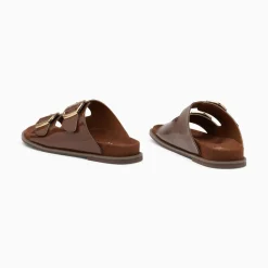 Mules Plates Celia Marron Verni A Boucles Oversize
