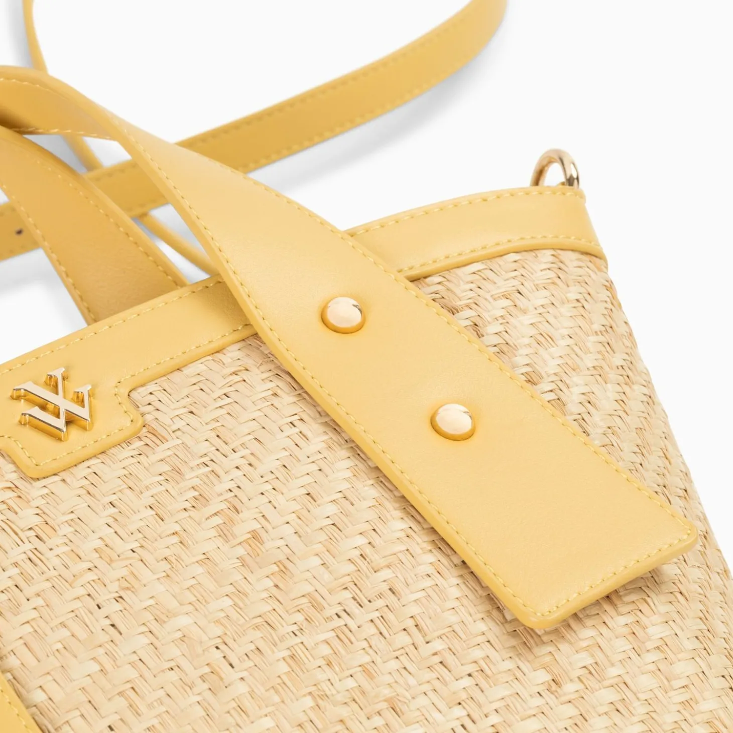 Petit Panier Juliana En Raphia Beige A Details Jaunes