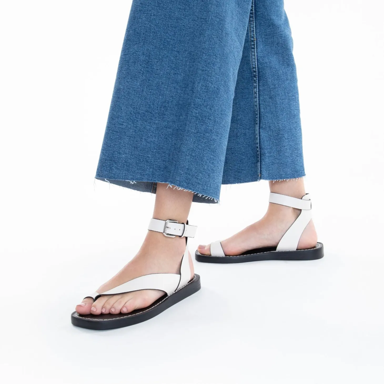Sandales Amanda Ivoire Minimalistes A Passe-Pouce