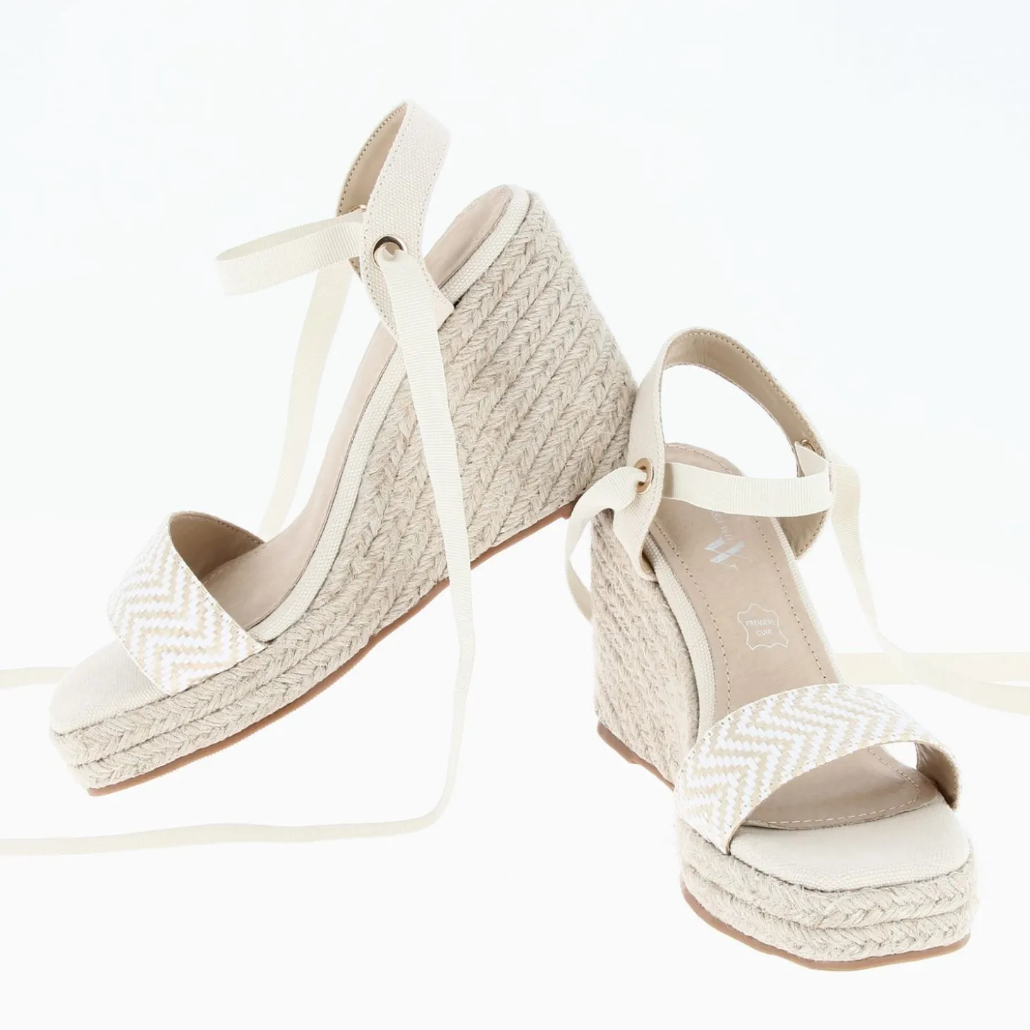 Sandales Compensees Aya Beiges A Bride Tressee