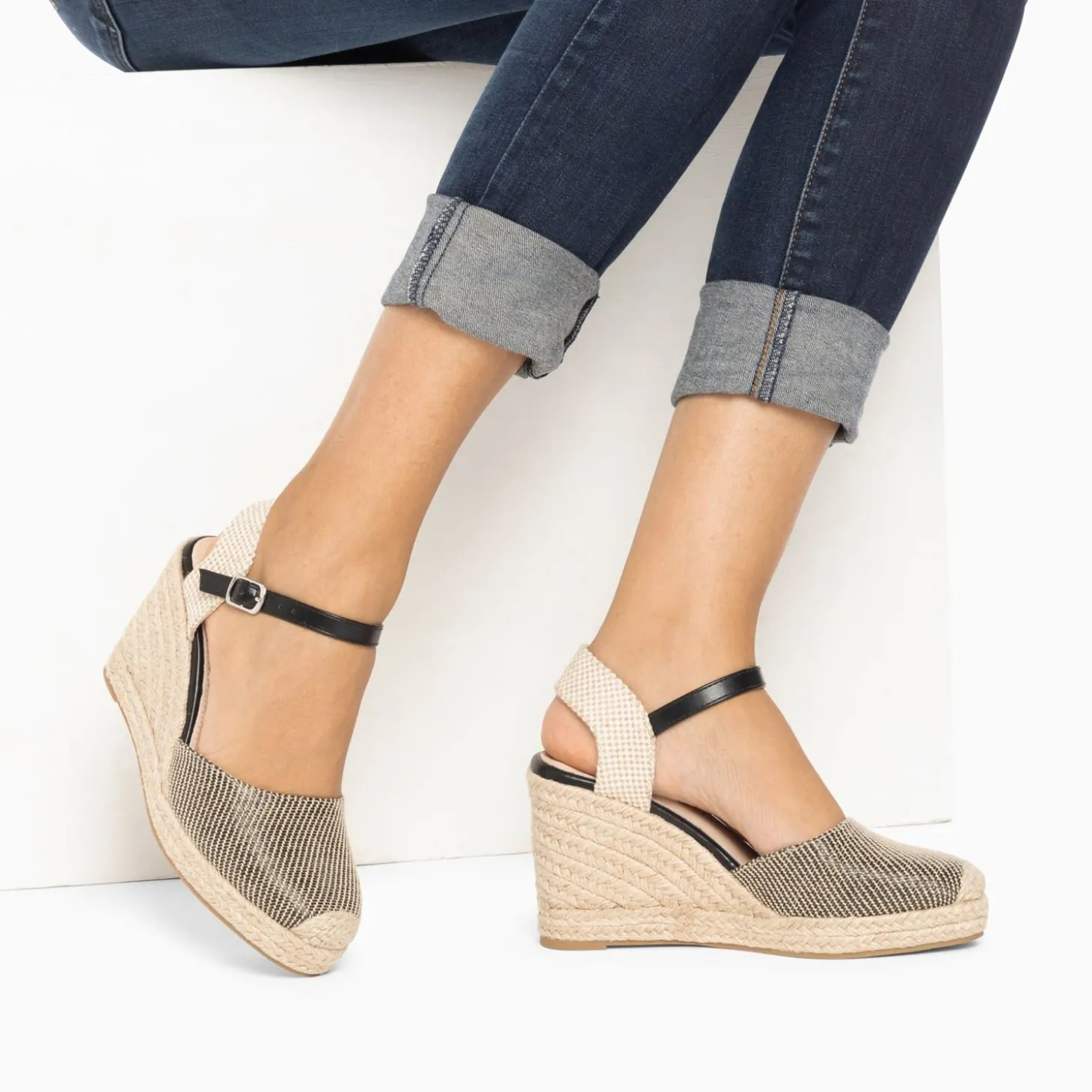 Sandales Compensees Mariana Effet Raphia Noires