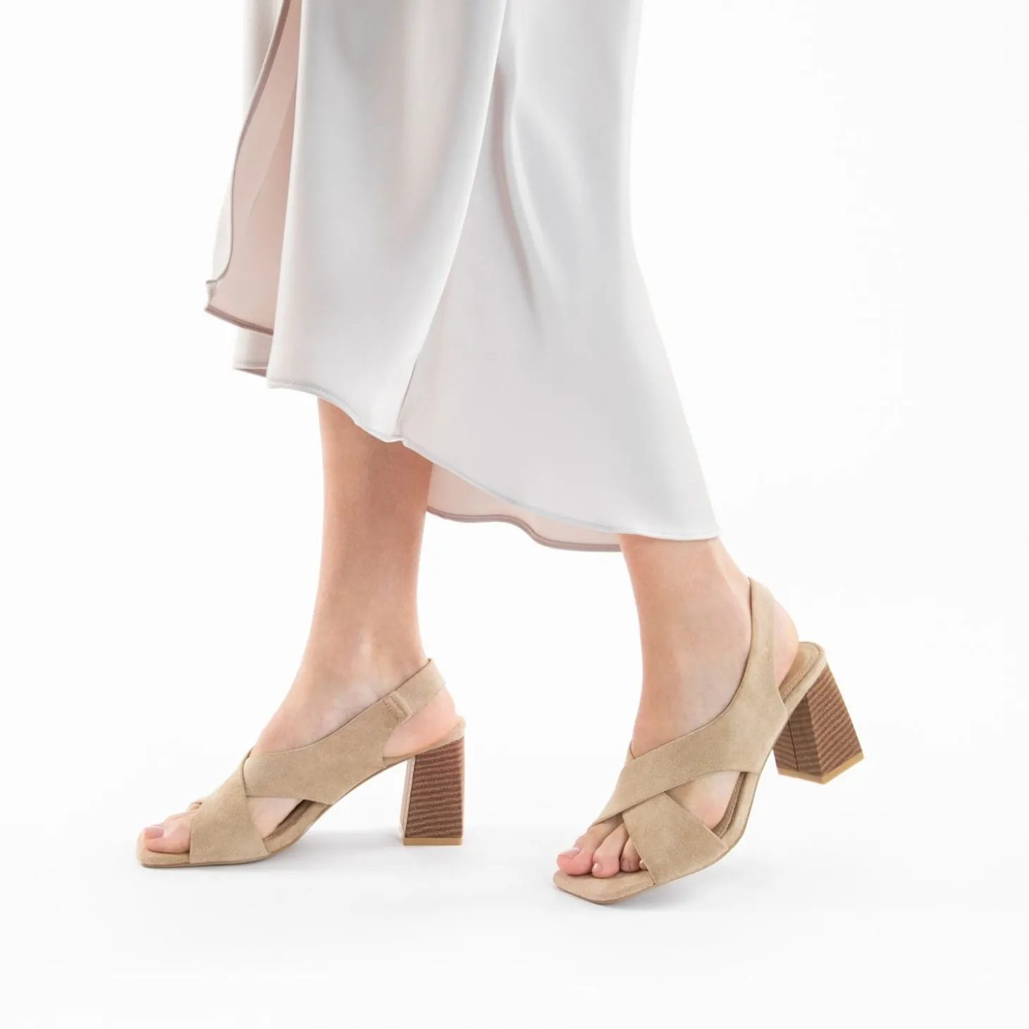 Sandales Dakota Beiges A Brides Croisees Et Talon Haut