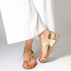 Sandales Elliane Or A Clous Et Passe-Pouce