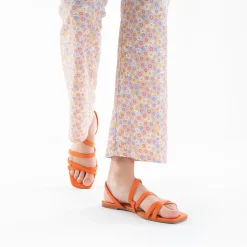 Sandales Plates Aniyah Orange A Bout Carre