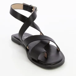 Sandales Plates Magali Noires A Passe-Pouce