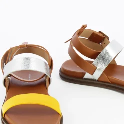 Sandales Plates Ninon Camel A Brides Argent Et Jaune