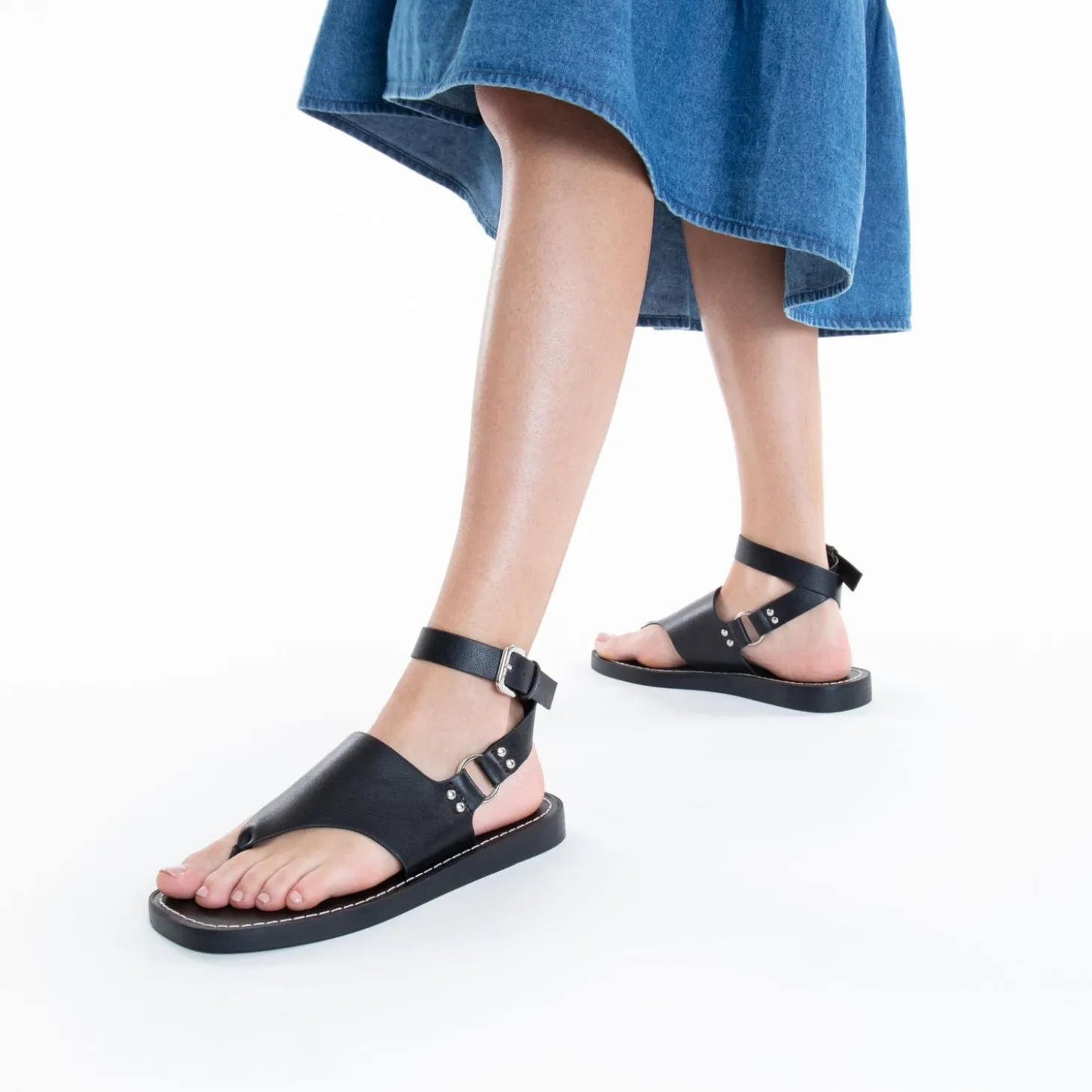 Sandales Tina Noires A Bride Entre-Doigts