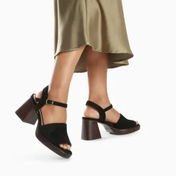 Sandales Tyrah Noires A Plateforme Et Talon Bois